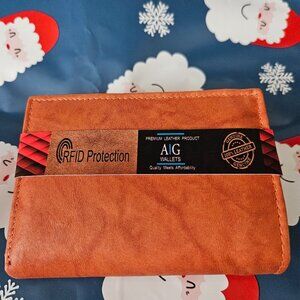 Men's Genuine Leather Tan RFID Wallet